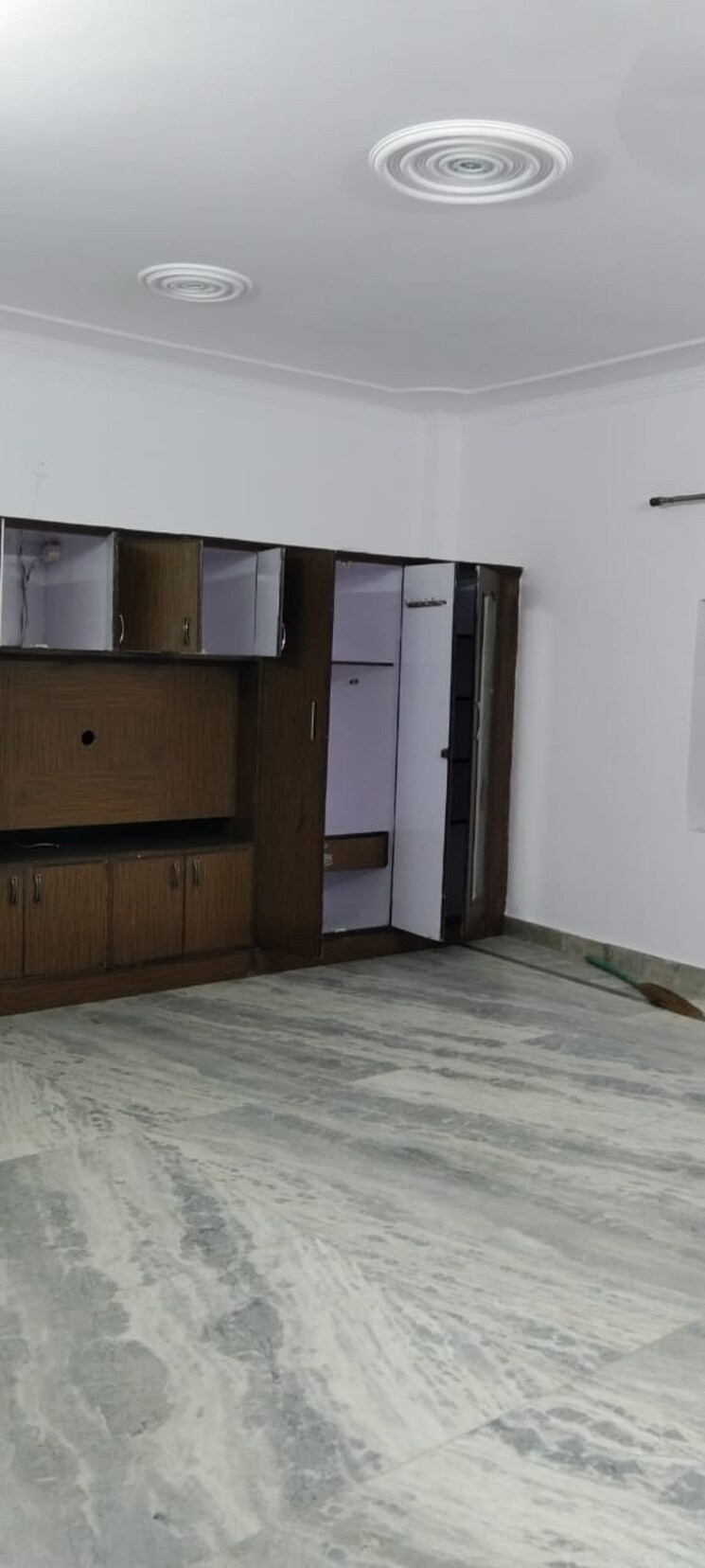 Room, kishangarh 1 Bedroom 550 Sq.Ft. Builder Floor In Kishangarh Delhi 8980104