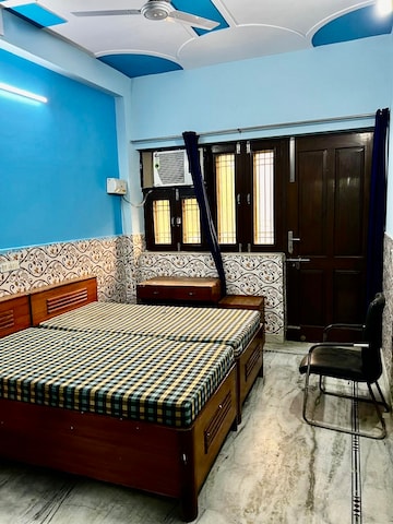 Room in  Pg at Indrapuram – for Rent
