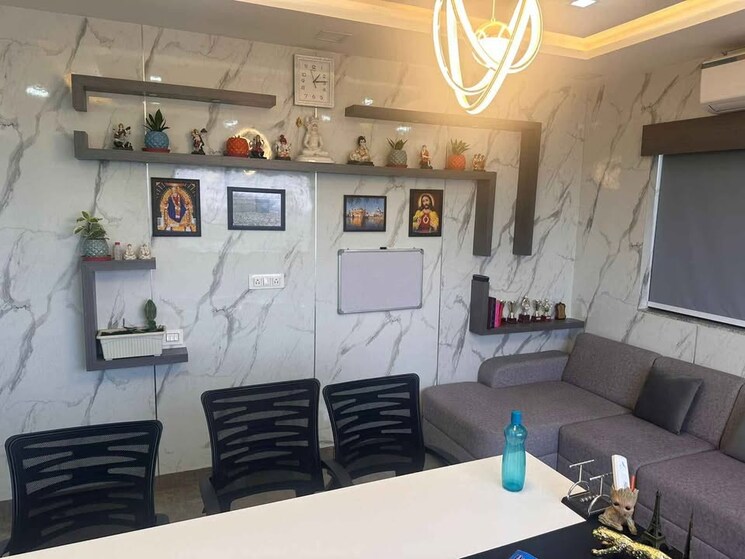 Team Area, rnt marg Commercial Office Space 1800 Sq.Ft. In Rnt Marg Indore 8980143