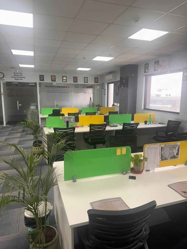 Team Area, rnt marg Commercial Office Space 1800 Sq.Ft. In Rnt Marg Indore 8980143