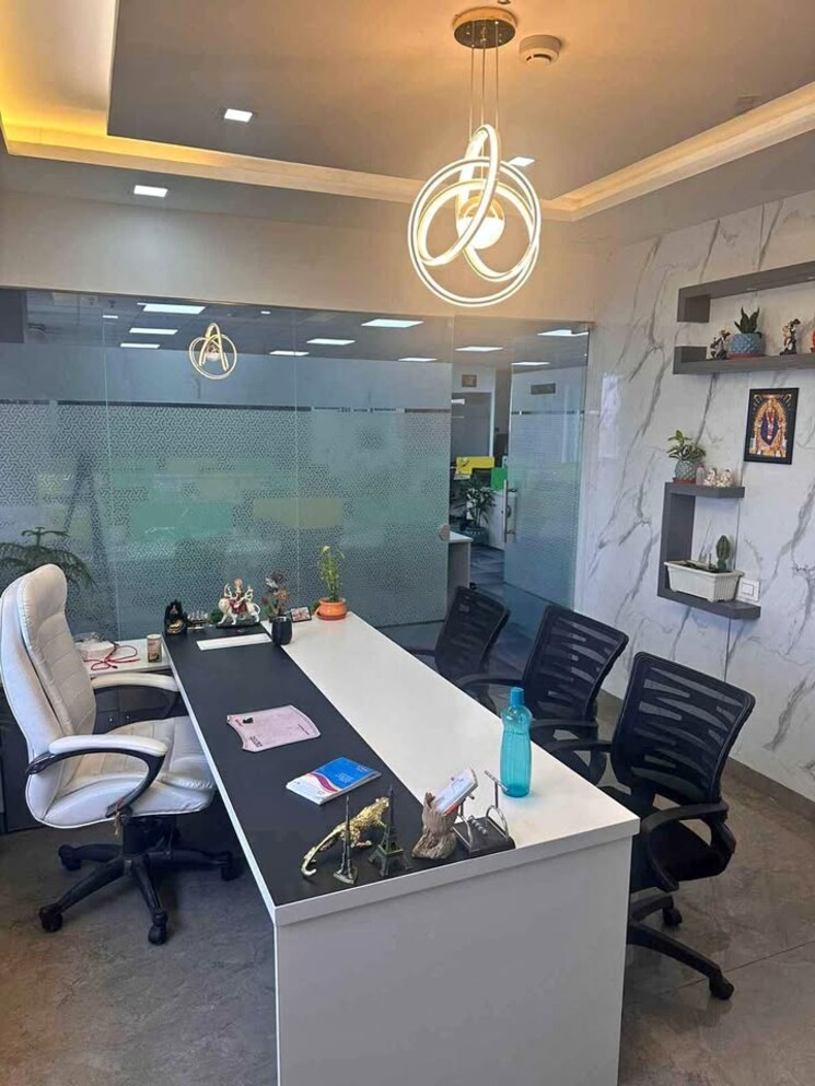 Team Area, rnt marg Commercial Office Space 1800 Sq.Ft. In Rnt Marg Indore 8980143