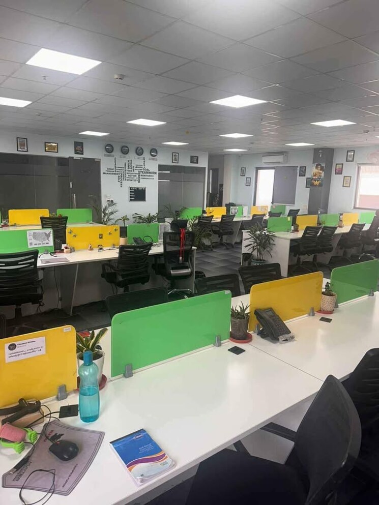 Team Area, rnt marg Commercial Office Space 1800 Sq.Ft. In Rnt Marg Indore 8980143