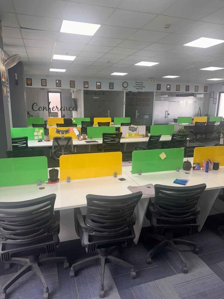 Team Area, rnt marg Commercial Office Space 1800 Sq.Ft. In Rnt Marg Indore 8980143