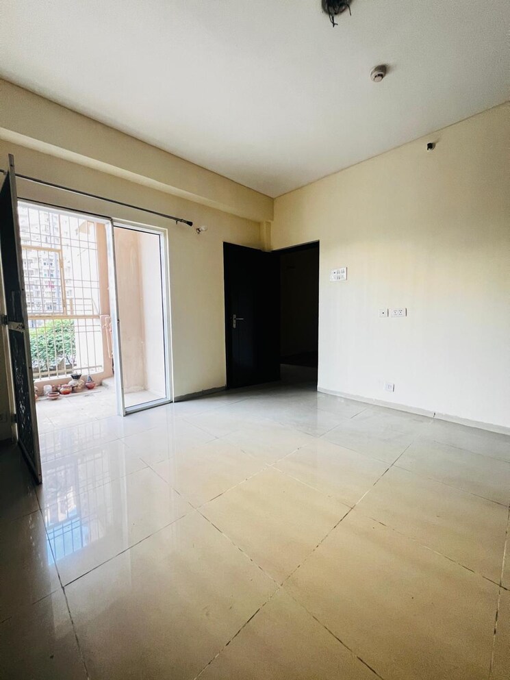 Room, nirala-estate 3.5 Bedroom 1760 Sq.Ft. Apartment In Tech Zone 4 Greater Noida Greater Noida 8980188