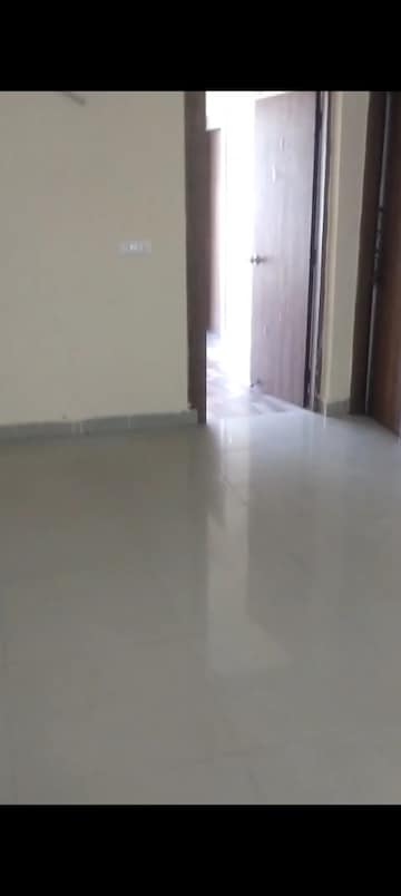 Room in 3 BHK Apartment at Proview Officer City, Raj Nagar Extension – for Rent