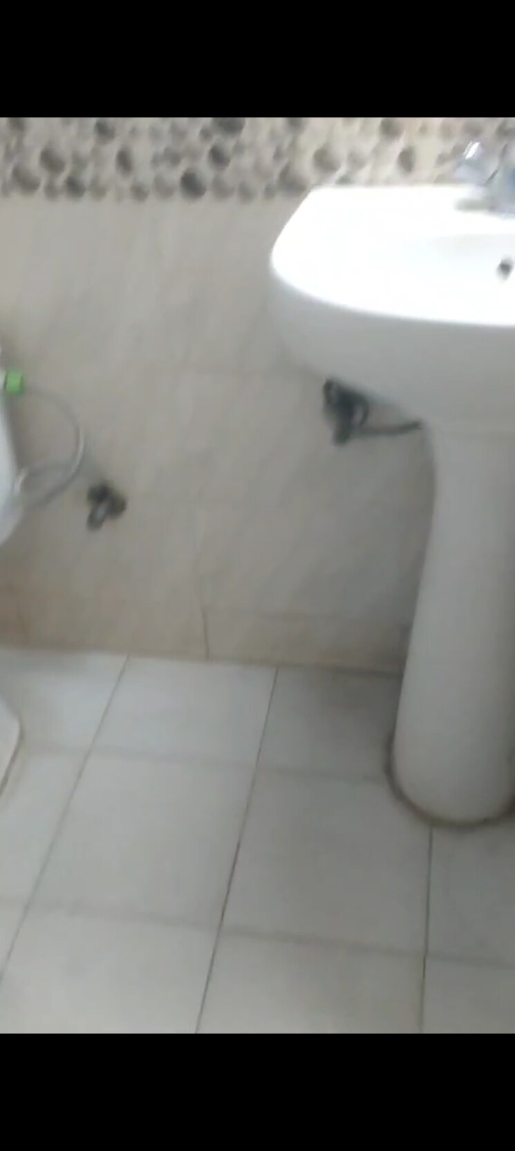 Bathroom, proview-officer-city 3 Bedroom 1425 Sq.Ft. Apartment In Raj Nagar Extension Ghaziabad 8980201