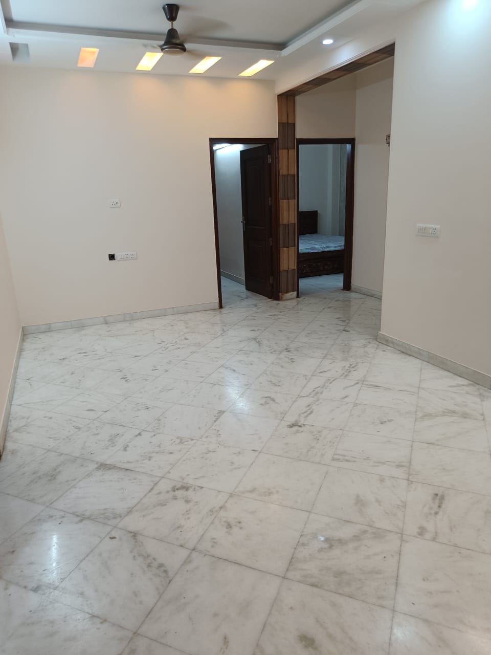 3 BHK + Pooja Room,Study Room,Extra Room Builder Floor For Rent in Gupta Colony Khriki Exten