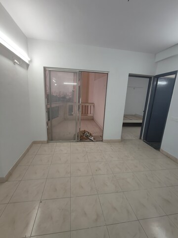 Room in 3 BHK Apartment at Kumar Sansar, Kondhwa – for Rent