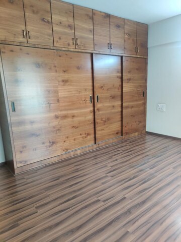 Room in 3 BHK Apartment at VTP Urban Space, Nibm Road – for Rent