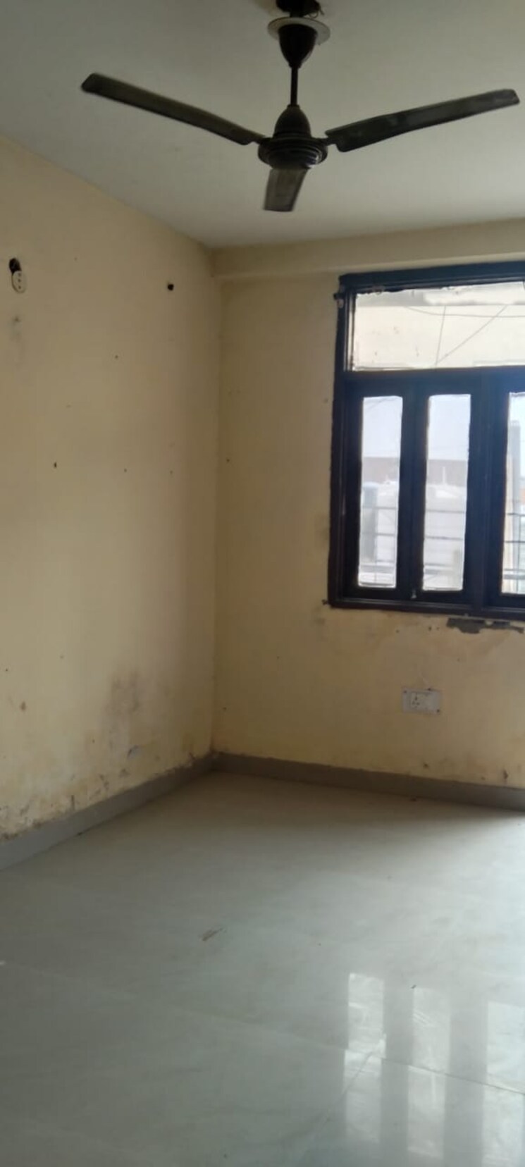 Room, kishangarh 2 Bedroom 900 Sq.Ft. Builder Floor In Kishangarh Delhi 8980258