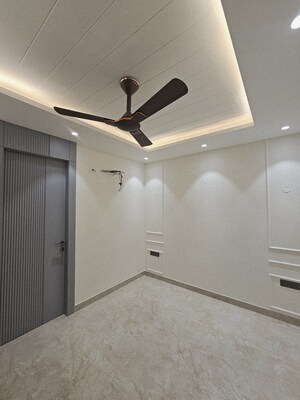 Room in 4 BHK Builder Floor at Sector 57 – for Sale