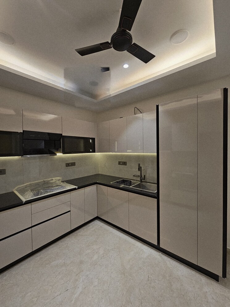 Kitchen, sector 57 4 Bedroom 300 Sq.Yd. Builder Floor In Sector 57 Gurgaon 8980244