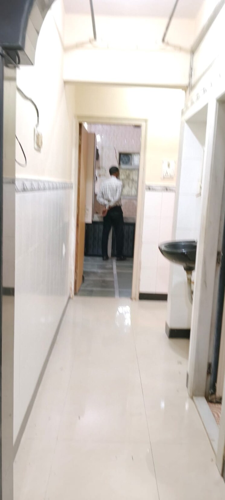 Bathroom, ic colony 1 Bedroom 450 Sq.Ft. Apartment In Ic Colony Mumbai 8980236