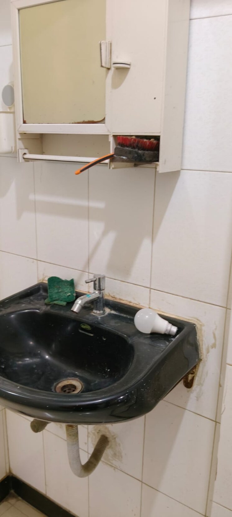 Team Area, ic colony 1 Bedroom 450 Sq.Ft. Apartment In Ic Colony Mumbai 8980236