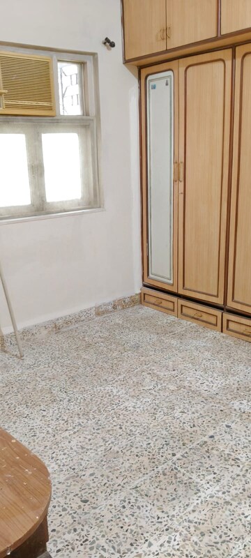 Room in 1 BHK Apartment at Ic Colony – for Rent