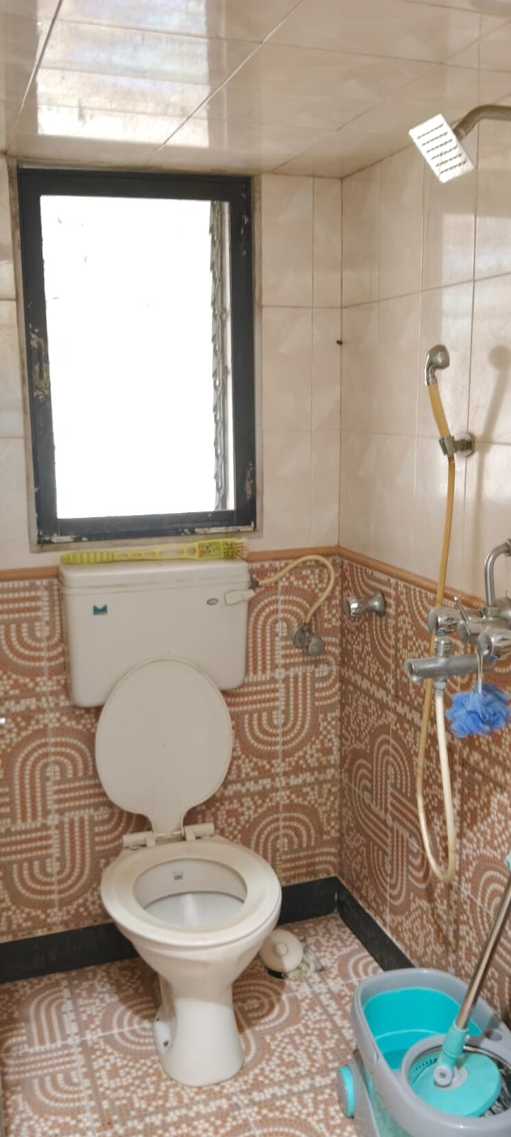 Bathroom, ic colony 1 Bedroom 450 Sq.Ft. Apartment In Ic Colony Mumbai 8980236