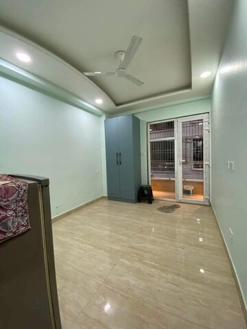 Room in 4 BHK Builder Floor at Malviya Nagar – for Rent