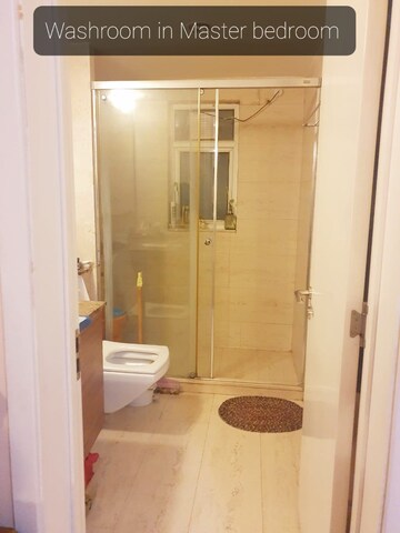 Bathroom in 4 BHK Apartment at DLF Park Place, Sector 54 – for Sale