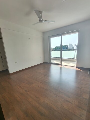 Room in 5 BHK Builder Floor at Dlf Phase I – for Sale