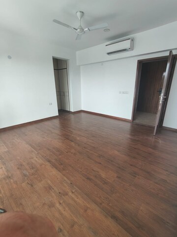 Room in 5 BHK Builder Floor at Dlf Phase I – for Sale