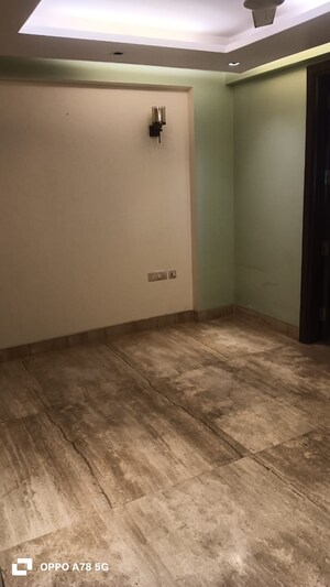 Room in 6 BHK Independent House at New Friends Colony – for Sale