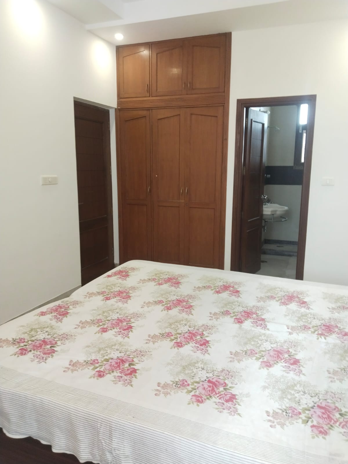 3 BHK + Pooja Room,Servant Room,Study Room,Extra Room Independent House For Sale in Sector 8