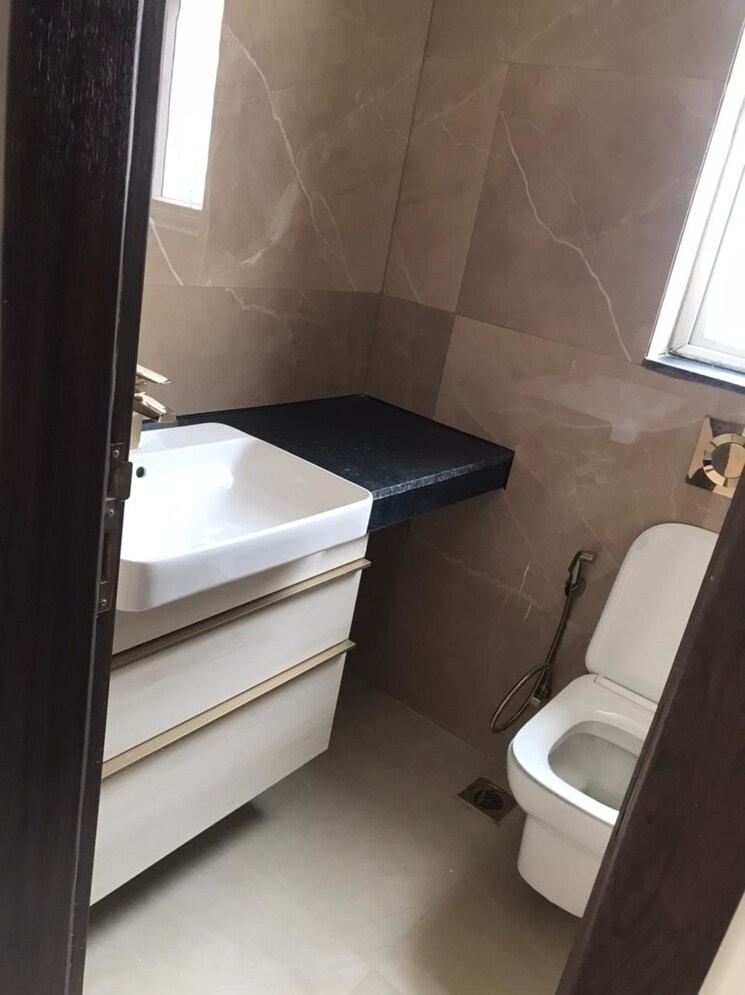 Attached Bathroom, smart-world-orchard 3 Bedroom 1630 Sq.Ft. Apartment In Sector 61 Gurgaon 8980374