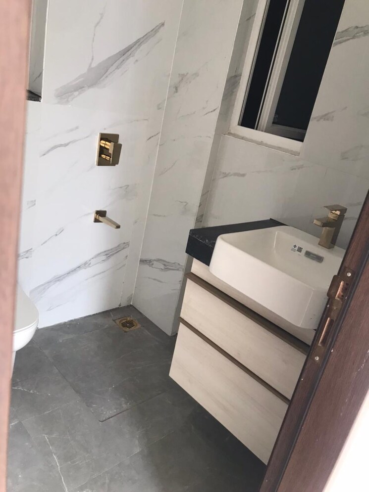 Bathroom, smart-world-orchard 3 Bedroom 1630 Sq.Ft. Apartment In Sector 61 Gurgaon 8980374