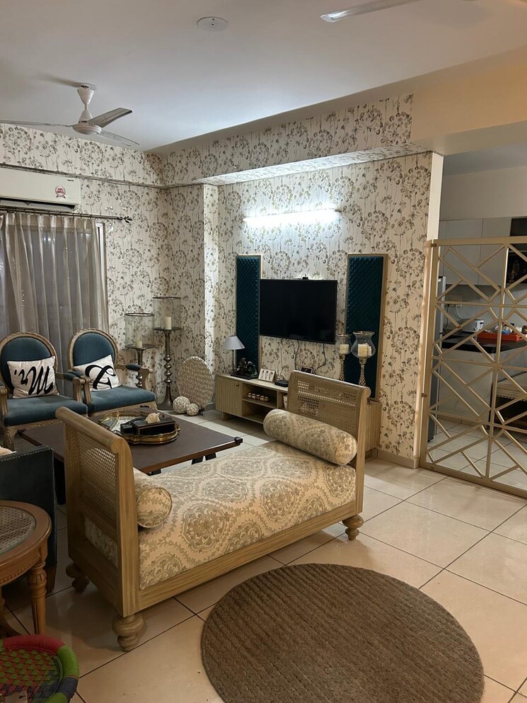 Living Room, godrej-palm-retreat 3.5 Bedroom 2440 Sq.Ft. Apartment In Sector 150 Noida 8980285