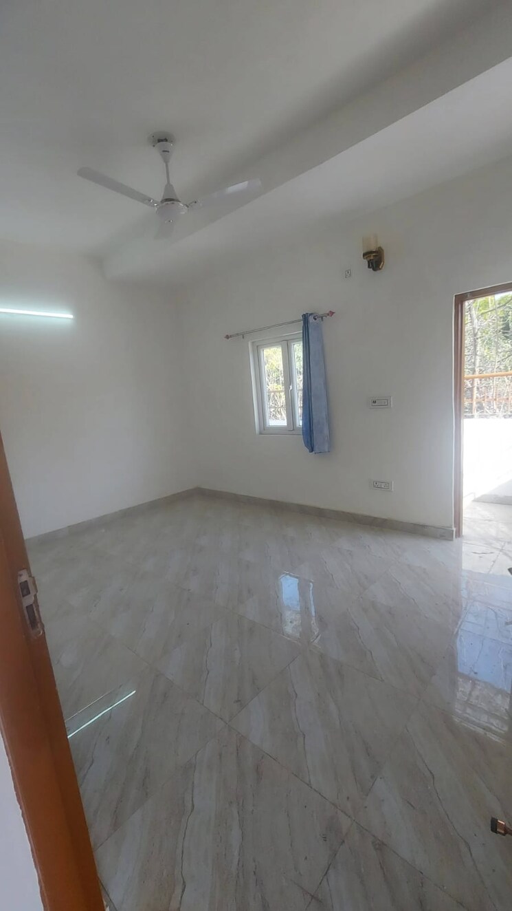 Room, saket 4 Bedroom 2000 Sq.Ft. Apartment In Saket Delhi 8980359