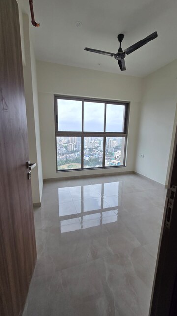 Bedroom in 3.5 BHK Apartment at Sheth Irene, Malad West – for Rent
