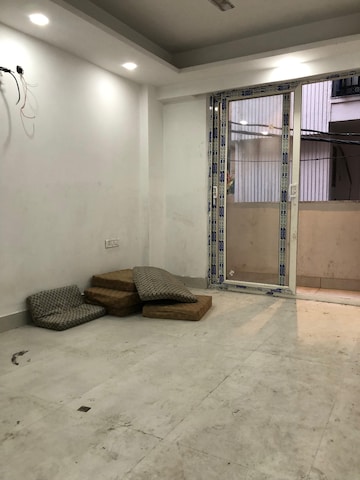 Living Room in 1 BHK Builder Floor at Palm Residency Chhatarpur, Chattarpur – for Rent