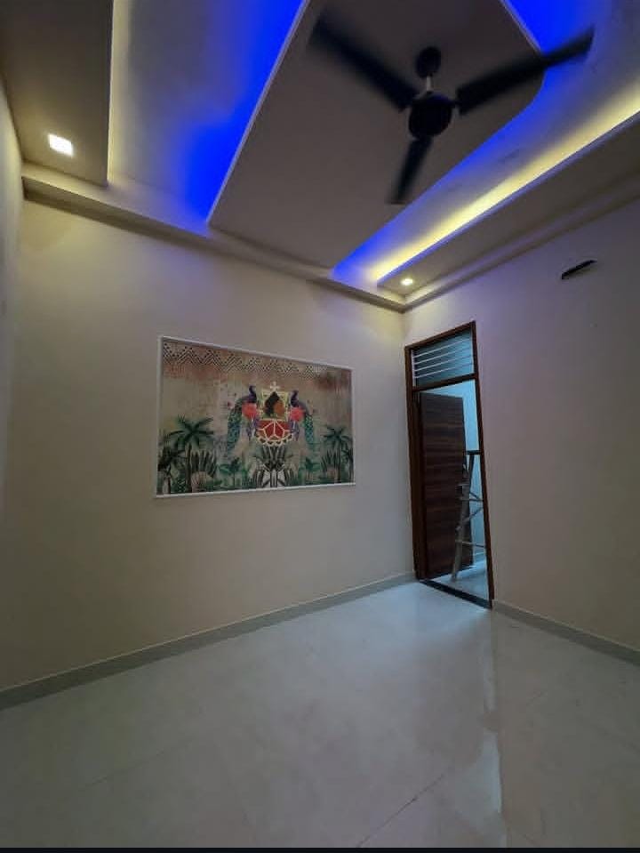 3.5 BHK + Pooja Room,Extra Room Builder Floor For Sale in Building Floor 