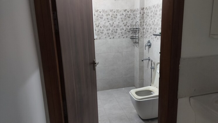 Bathroom, geetanagar 2 Bedroom 950 Sq.Ft. Apartment In Geetanagar Guwahati 8980379