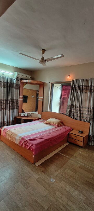 Bedroom in 2 BHK Apartment at Raheja Gardens, Wanwadi – for Rent