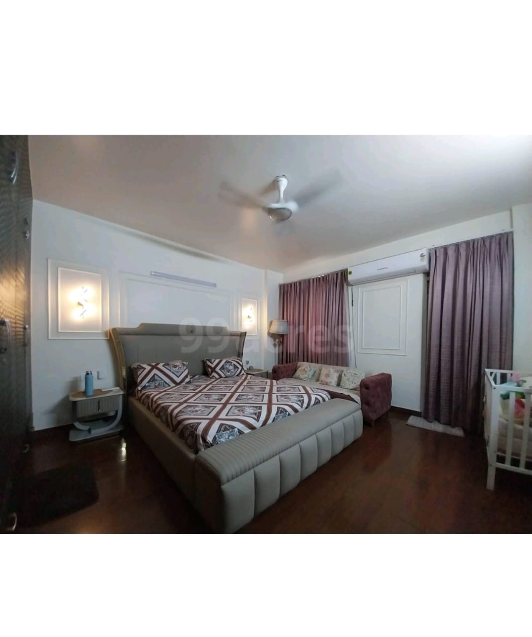 2 BHK Apartment For Rent in Gaur City Mall