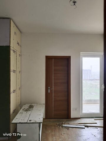 Room in 3 BHK Apartment at Tulip Yellow, Sector 69 – for Rent