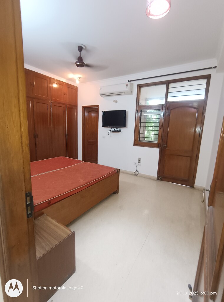 Room, malviya nagar 4 Bedroom 235 Sq.Yd. Builder Floor In Malviya Nagar Delhi 8980409