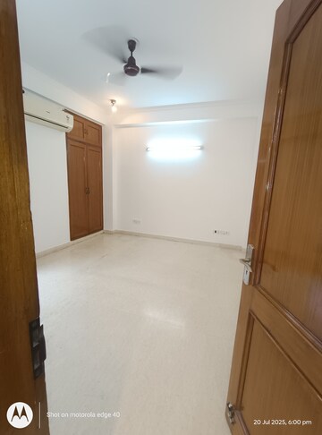 Room in 4 BHK Builder Floor at Malviya Nagar – for Sale