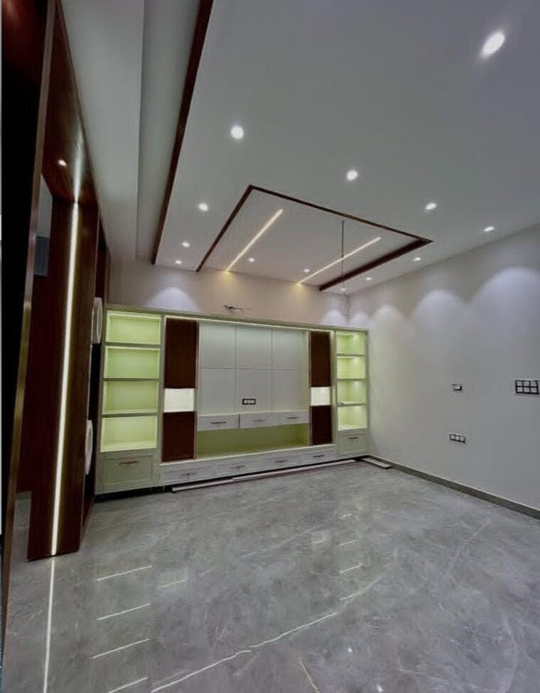 Room, sector 33 3 Bedroom 2700 Sq.Ft. Builder Floor In Sector 33 Faridabad 8980408