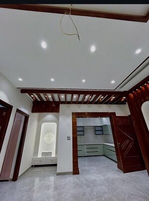 Furnished Amenities in 3 BHK Builder Floor at Sector 33 – for Sale