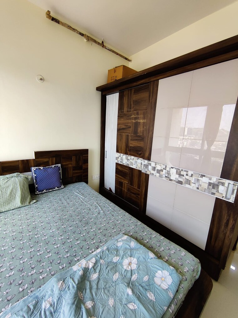 Bedroom, lalani-grandeur 3 Bedroom 900 Sq.Ft. Apartment In Goregaon East Mumbai 8980436