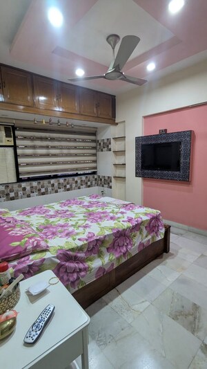 Bedroom in 3 BHK Apartment at Lalani Grandeur, Goregaon East – for Sale