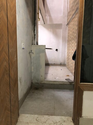 Bathroom in 2 BHK Builder Floor at Palm Residency Chhatarpur, Chattarpur – for Rent
