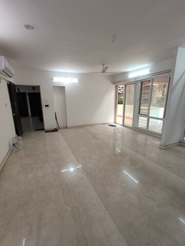 Room in 3 BHK Apartment at Camp Universal Apartment, Camp – for Rent