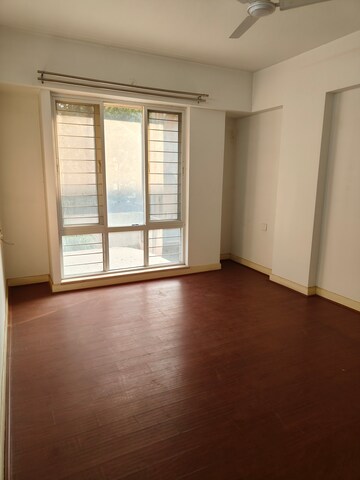 Room in 3 BHK Apartment at Camp Universal Apartment, Camp – for Rent