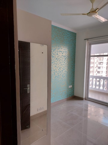 Room in 4 BHK Apartment at Godrej Tropical Isle, Sector 146 – for Sale