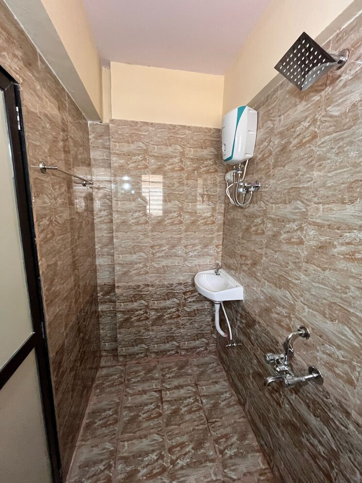 Bathroom, goregaon-west-view-chs 2 Bedroom 750 Sq.Ft. Apartment In Goregaon West Mumbai 8980487