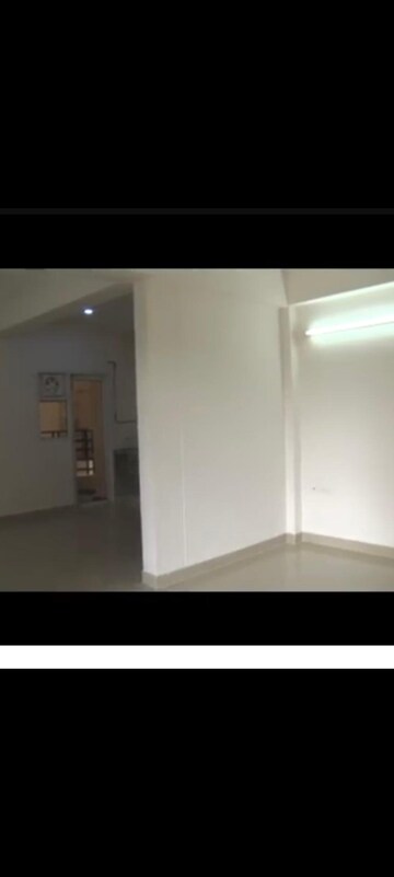 Room in 2 BHK Apartment at Godrej Woods, Sector 43 – for Rent