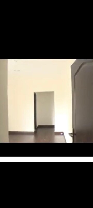 Room in 2 BHK Apartment at Godrej Woods, Sector 43 – for Rent